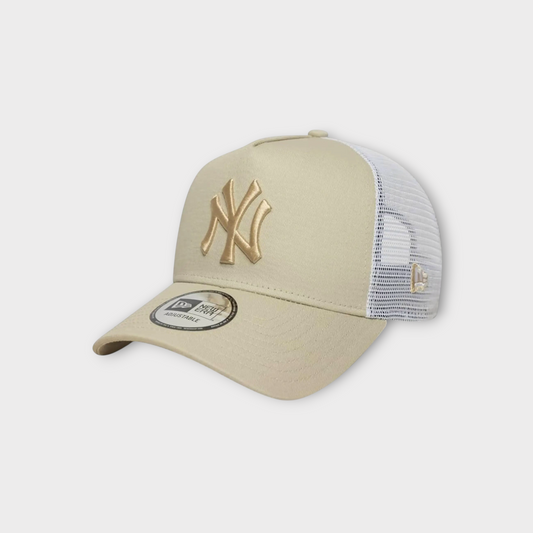 Drop New Era light beige trucker cap with white mesh back and embroidered New York Yankees logo