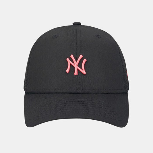 New Era 9FORTY Trucker Cap Black/Pink
